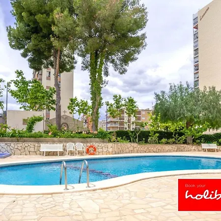 Perfect Family Getaway With Free Parking And Spacious Balcony L Pool L Sleeps 4 L Free Netflix And Wifi L Free Welcome Pack L Auge Apartamento *